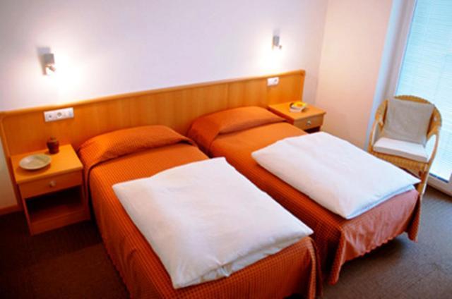 Bed and Breakfast Garni Cremona Брессаноне Экстерьер фото