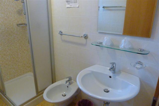 Bed and Breakfast Garni Cremona Брессаноне Номер фото